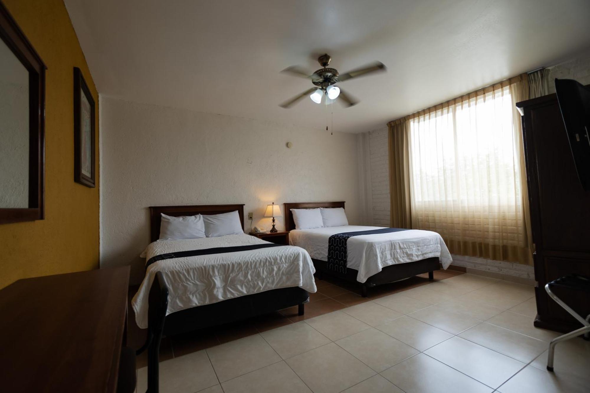 Hotel HC Celaya  Buitenkant foto