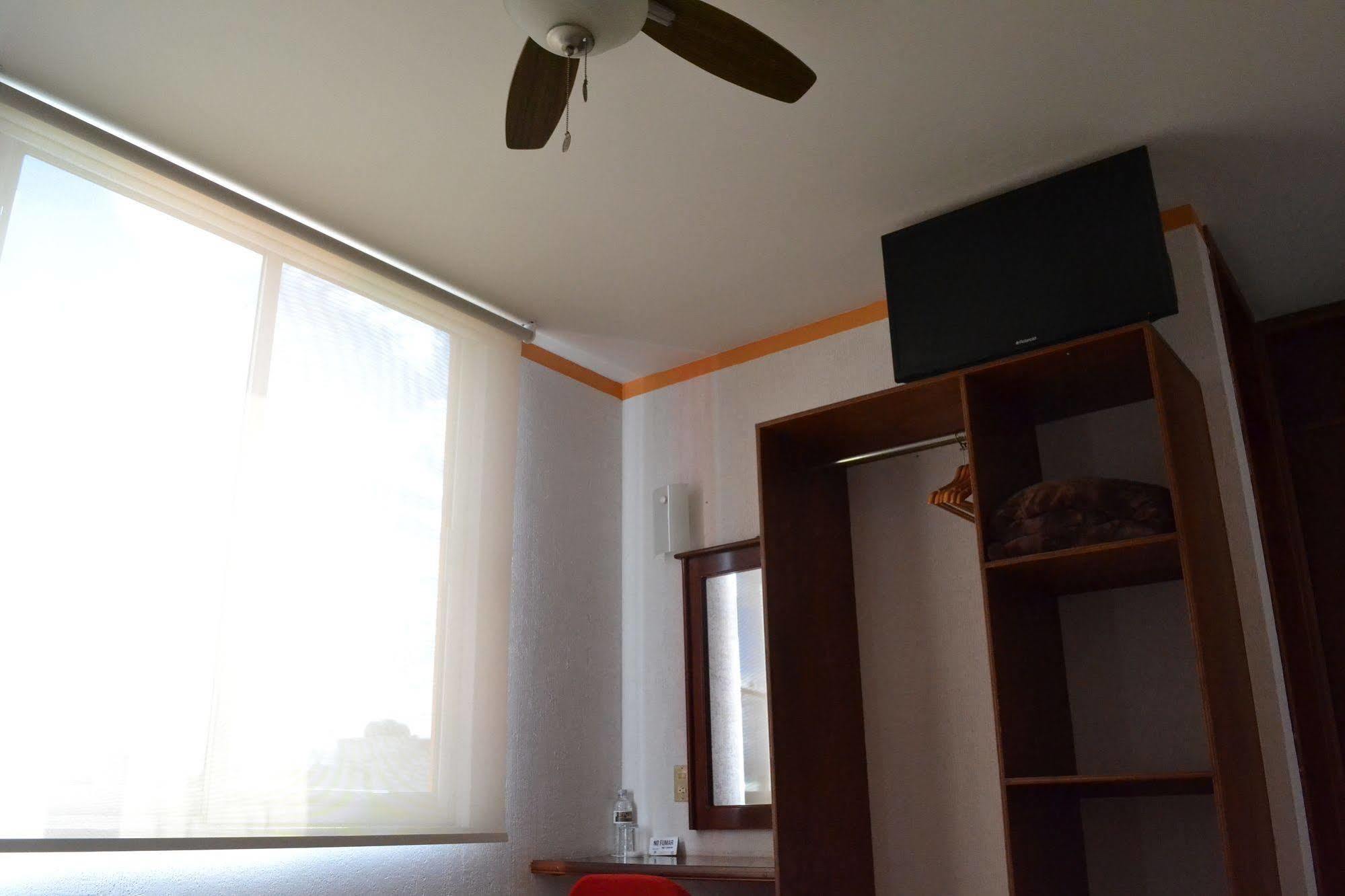 Hotel HC Celaya  Buitenkant foto